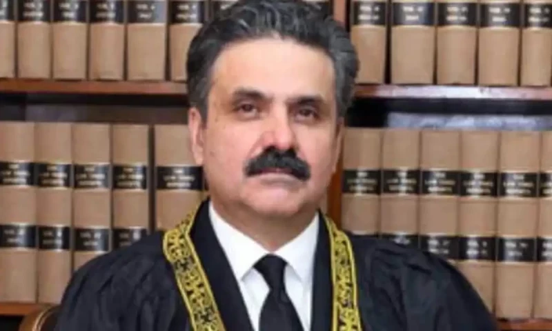 CJP Afridi discloses details of meeting with IMF delegation