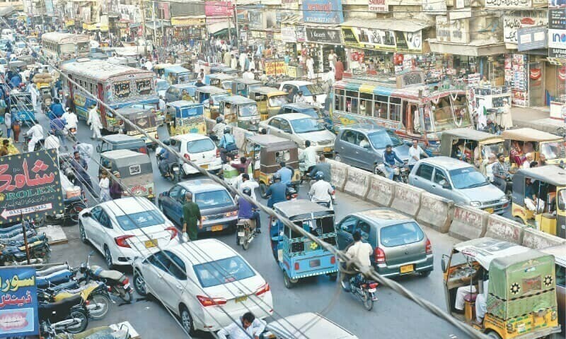 Daytime entry ban imposed on heavy traffic in Karachi