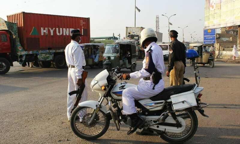 Karachi chaos: DIG traffic replaced, new regulations enforced