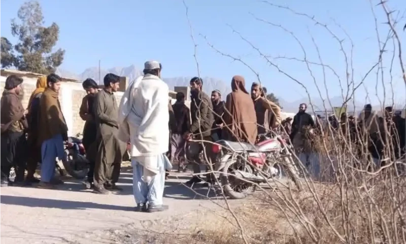 Explosion targeting mine workers&rsquo; pickup truck kills 10, wounds six in Balochistan&rsquo;s Harnai