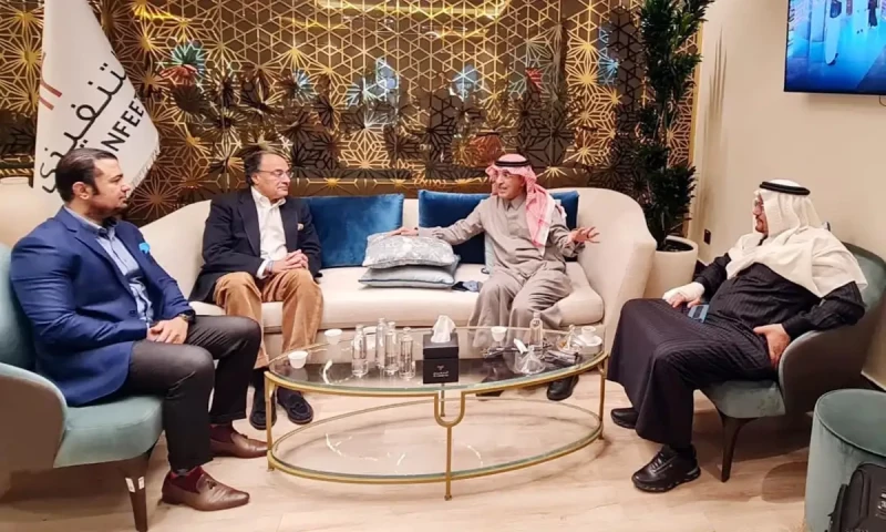 Pakistan, Saudi Arabia agree to &lsquo;build bridges of economic cooperation&rsquo;