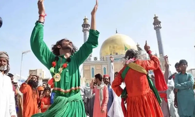 Lal Shahbaz Qalandar Urs begins amid tight security