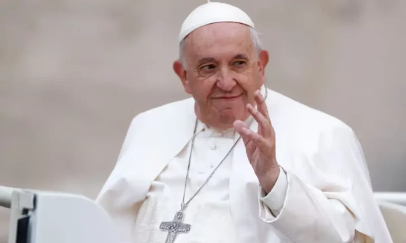 Pope Francis remains in hospital as doctors treat &lsquo;complex&rsquo; infection