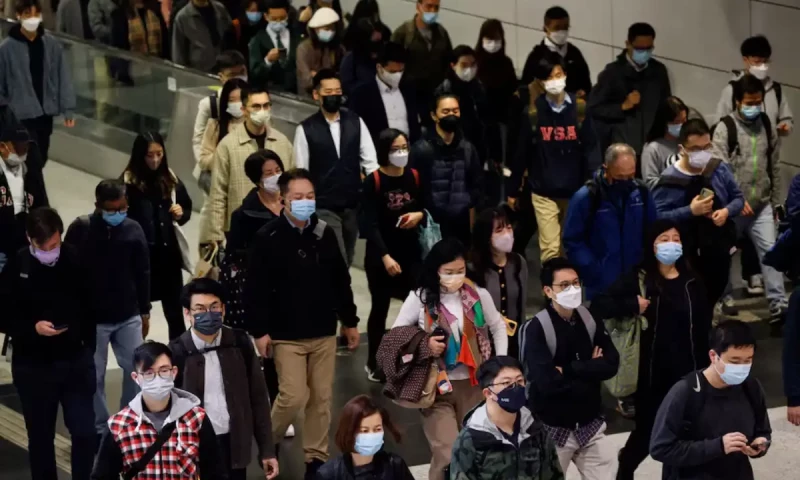 Hong Kong&rsquo;s population up slightly in 2024, rise in newborns