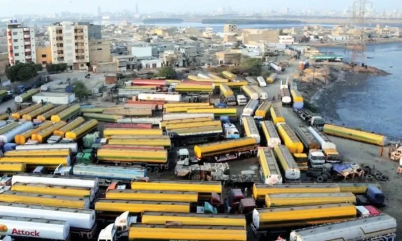 Oil tankers, goods transport associations issue 72-hour ultimatum to govt