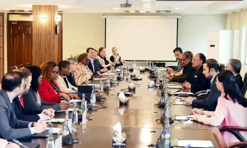 Finance minister briefs World Bank delegation on government&rsquo;s reform agenda