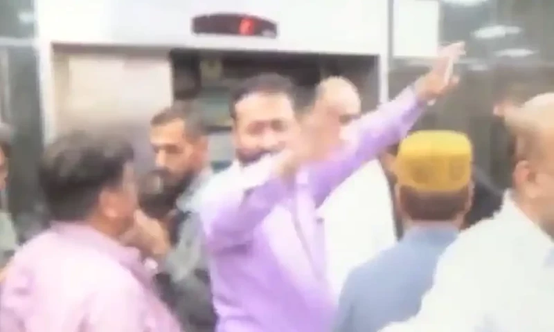 Karachi mayor, deputy mayor safe after lift collapses at hospital