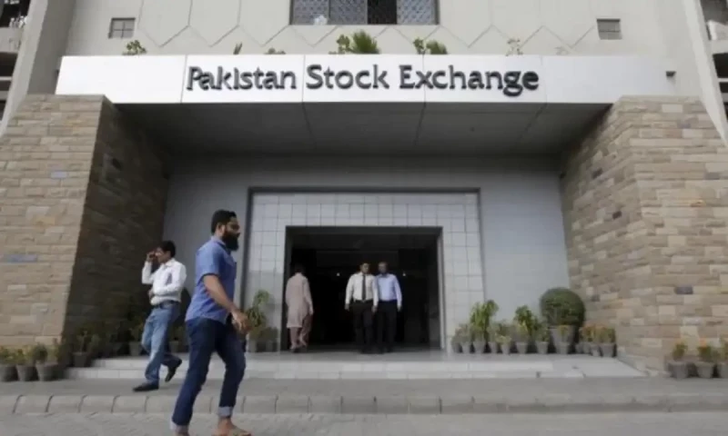 PSX gains early but ends in red as investor caution weighs in