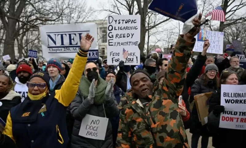 US to cut 7,000 social security jobs
