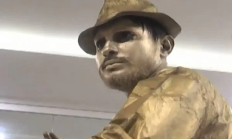 Lahore street artist arrested for alleged begging