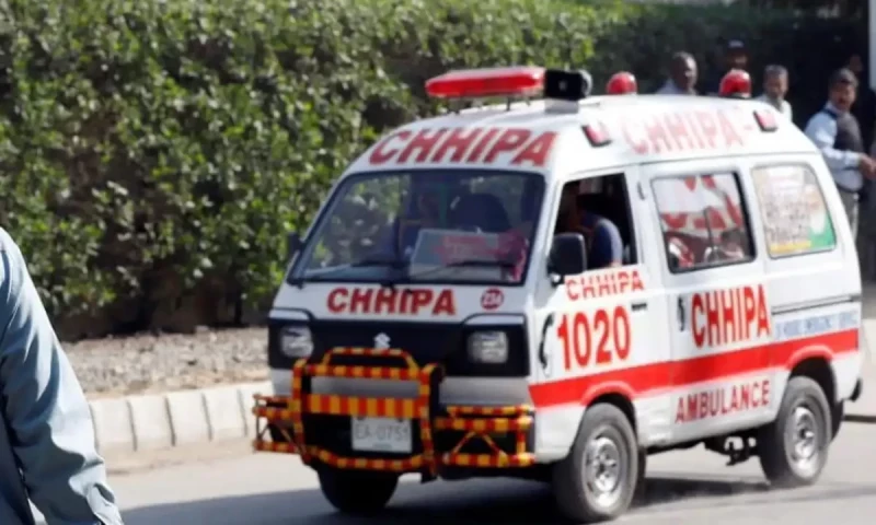 Four-year-old girl crushed by van outside home in Karachi