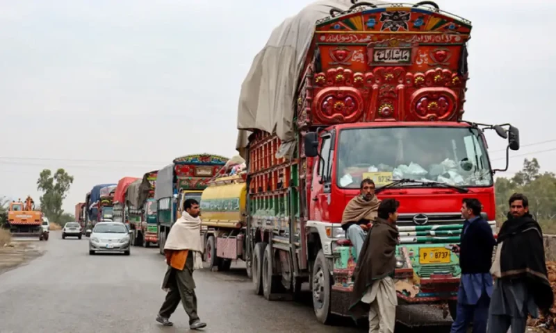 Large supply convoy of 225 vehicles arrives in Parachinar with essential goods