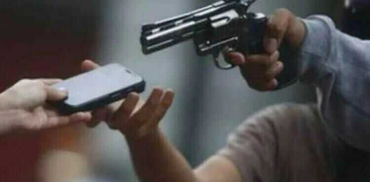 Karachi sees two fatal robbery attempts amid rising street crime during Ramazan