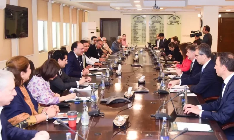 آئی ایم ایف سے مذاکرات: ریٹیلرز، پراپرٹی مالکان اور زرعی آمدن کو ٹیکس نیٹ میں لانے کا امکان