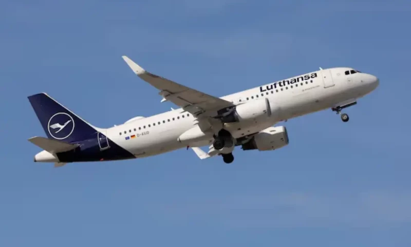 Lufthansa 2024 profits dive amid strikes, rising costs
