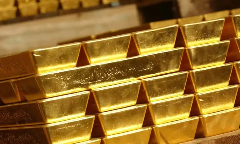 Gold prices rise in Pakistan following international gains