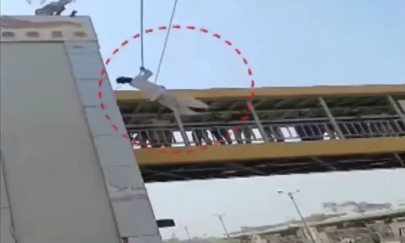 &lsquo;Spider-Man&rsquo; robber caught in Karachi after daring escape attempt