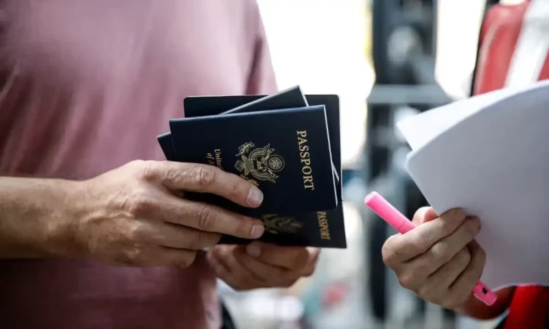 What US citizens should do if they decide to travel to Pakistan