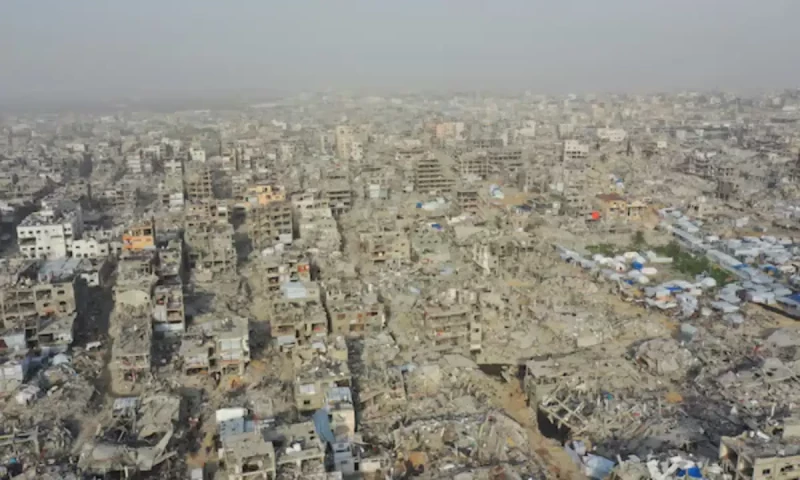 Israeli air strike in Gaza ahead of new talks on truce with Hamas