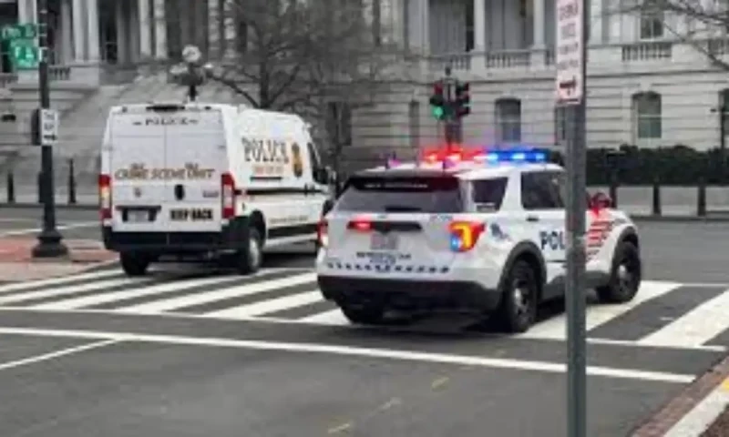 Spokesman: US Secret Service shoots armed man near White House