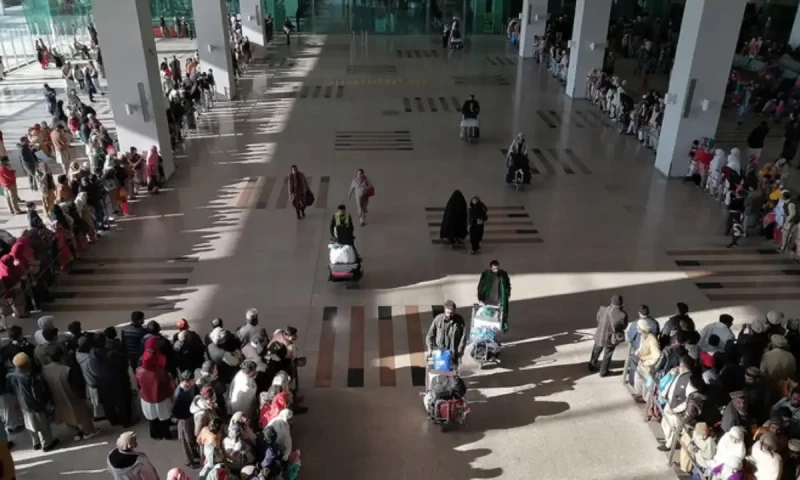 Three arrested for girl trafficking at Islamabad airport