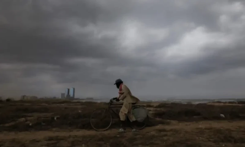 Weather update: Pakistan Meteorological Department predicts rain in country&rsquo;s upper parts