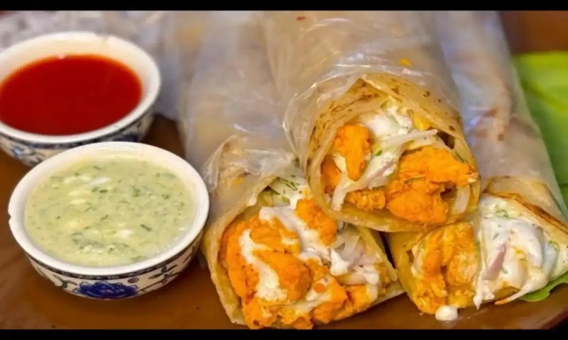 رمضان افطار اسپیشل: چکن تکہ پراٹھارول