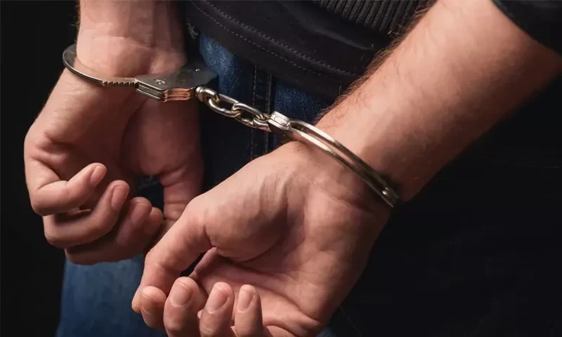 Foreign national involved in street crimes arrested in Karachi&rsquo;s Mominabad