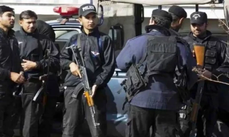Militants attack two police stations, checkpoint and Sui Gas office in Karak and Peshawar