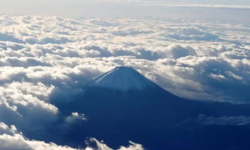 Mount Fuji hikers to be charged $27 on all trails