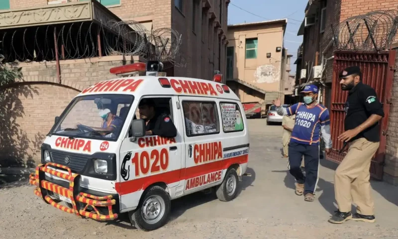 Eight injured in Burewala bus-trailer collision