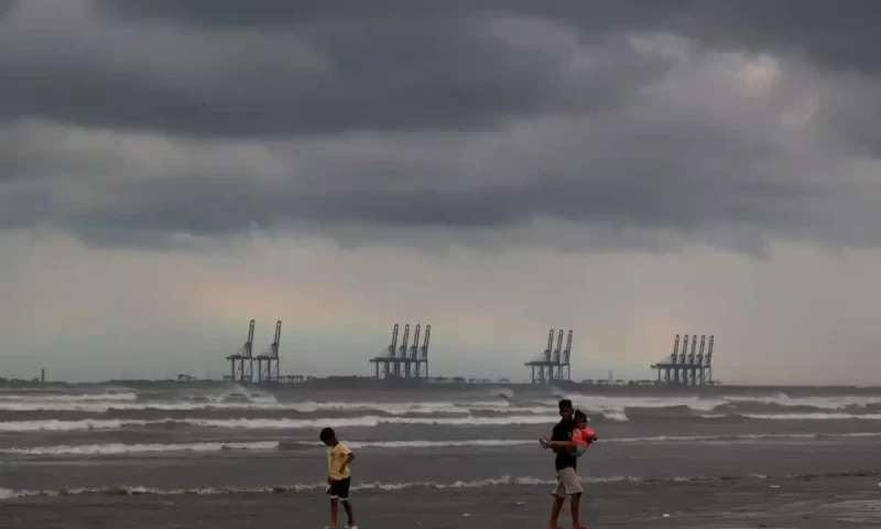 Partly cloudy with isolated thunderstorms predicted across Pakistan