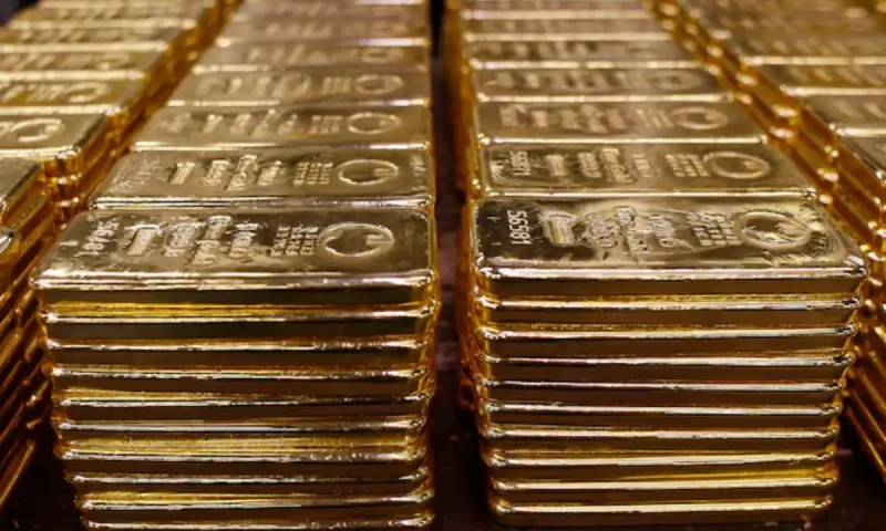 Gold hits record high on safe-haven demand; Fed decision in focus