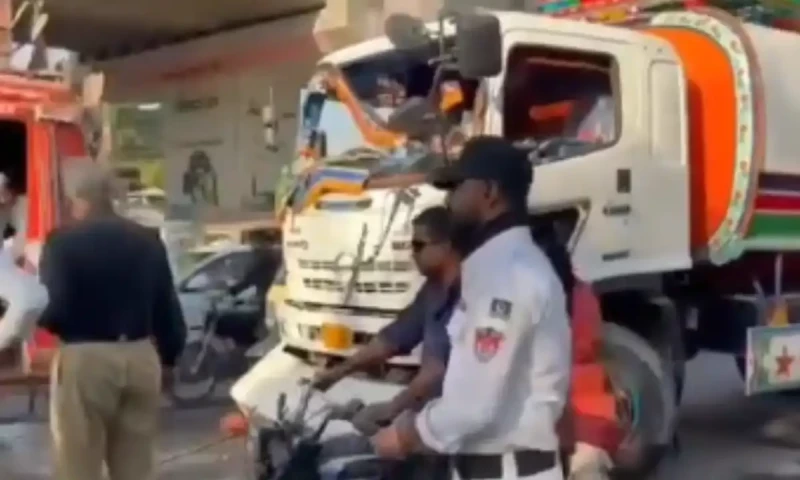 CCTV footage reveals fatal traffic accident of the couple at Malir Halt in Karachi