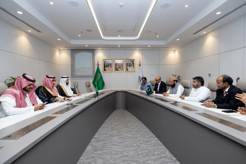 Pakistan, Saudi Arabia to expand &lsquo;Road to Makkah&rsquo; project to other cities