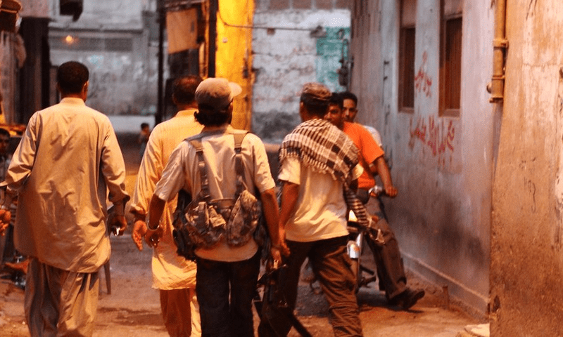 Lyari gang leader Wasiullah Lakho threatens police officer