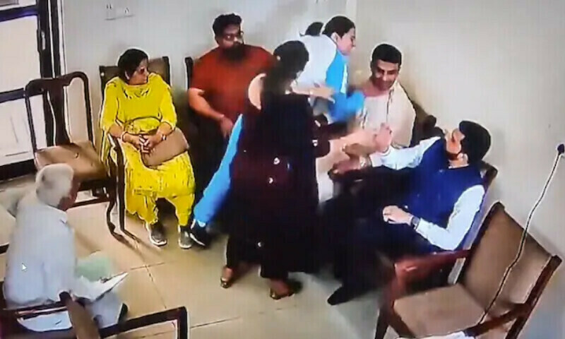 Indian boxer assaults husband inside police station