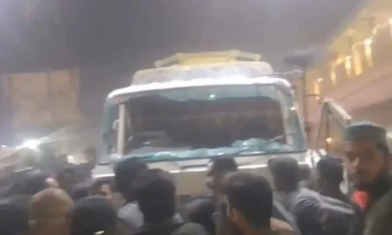 Karachi: Reckless water tanker claims another life in Karachi