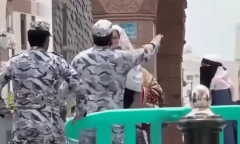 Fact Check: Viral video shows woman slapping Saudi security officer at Prophet&rsquo;s Mosque
