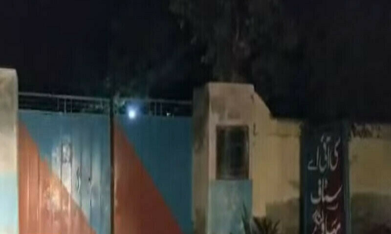 Half a dozen suspects break free from Bahawalnagar jail following security failure