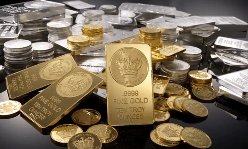 Gold and silver prices plunge; experts predict more declines