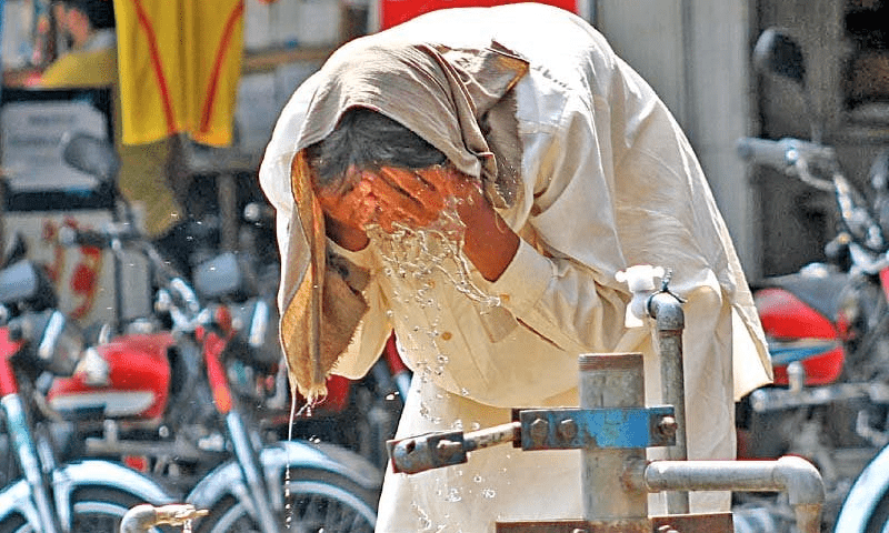 Scorching heatwave grips Sindh and Balochistan, temperatures soar to 47&deg;C