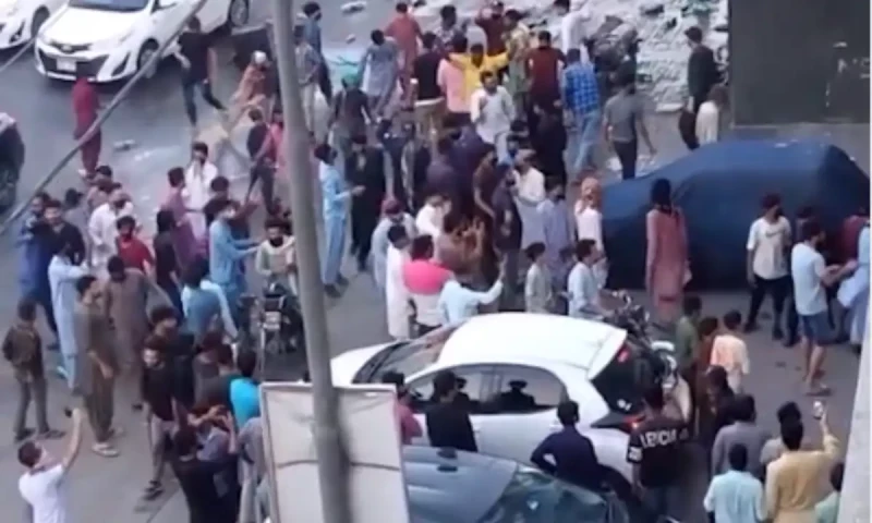 Police arrest two govt employees for DHA restaurant attack