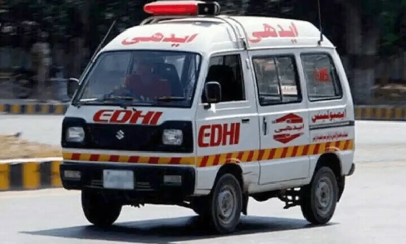 Horror on Road: Motorcyclist crushed by high-speed trailer in Korangi
