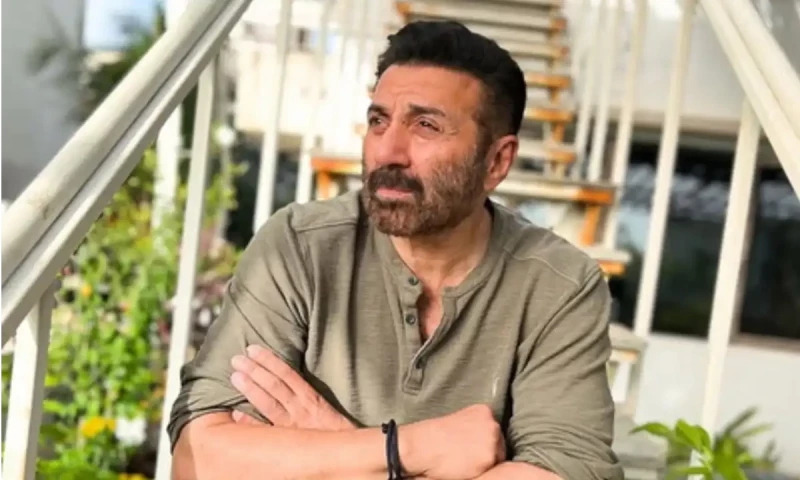 Sunny Deol supports Fawad Khan&rsquo;s Bollywood return with &lsquo;Abir Gulaal&rsquo;