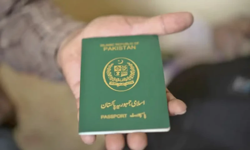Interior Minister orders immediate blocking of passports for deportees