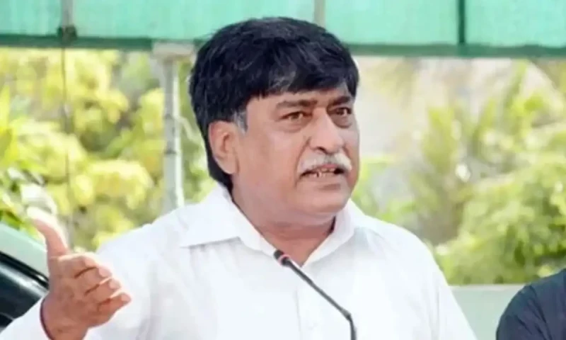 Afaq Ahmed calls off rally in Karachi following arrest of over 80 workers