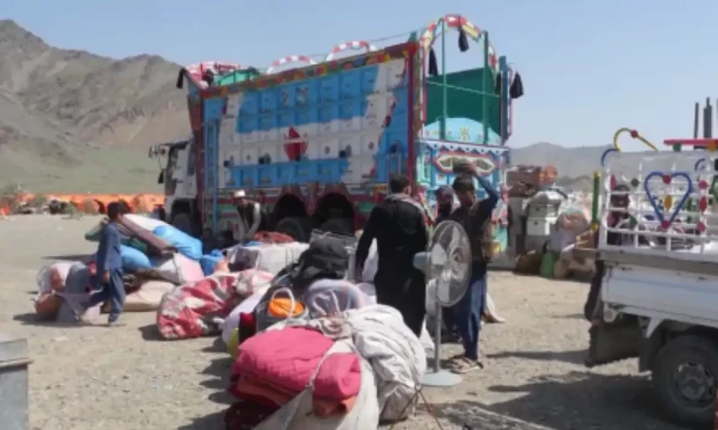 Afghan refugees expelled from Pakistan struggle with housing crisis