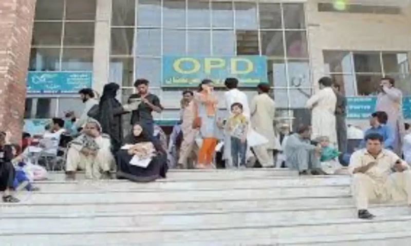 Young doctors continue protests against privatization of Punjab hospitals