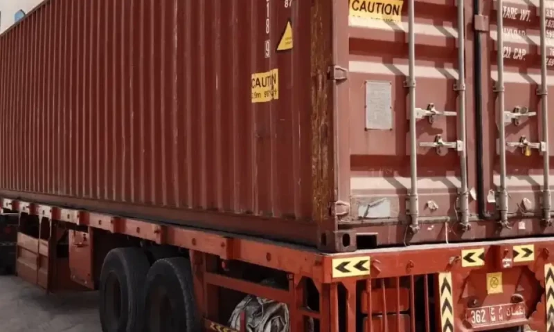 Traffic accident in Karachi claims one life